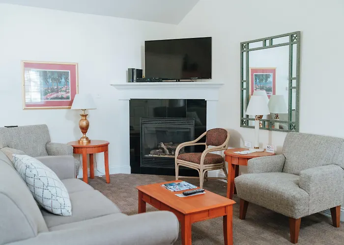 Skaneateles Suites