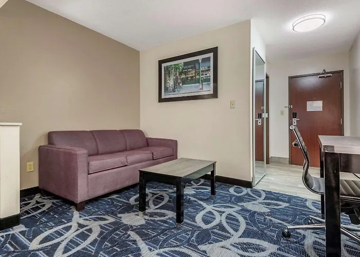 Comfort Inn & Suites Liverpool - Syracuse